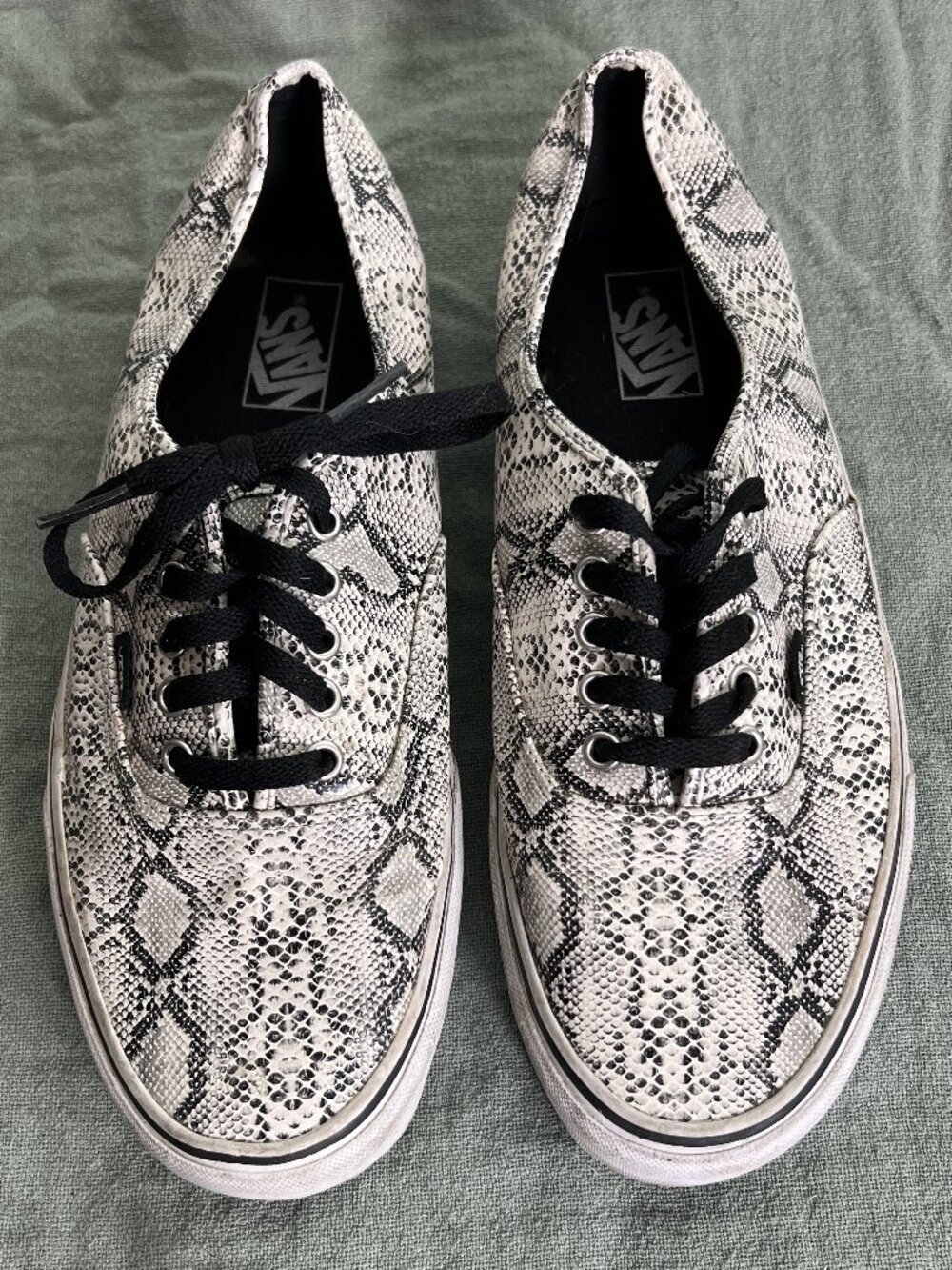 VANS Black & White Faux Snakeskin Pattern Sneakers SZ Men's 12 - Picture 1 of 11